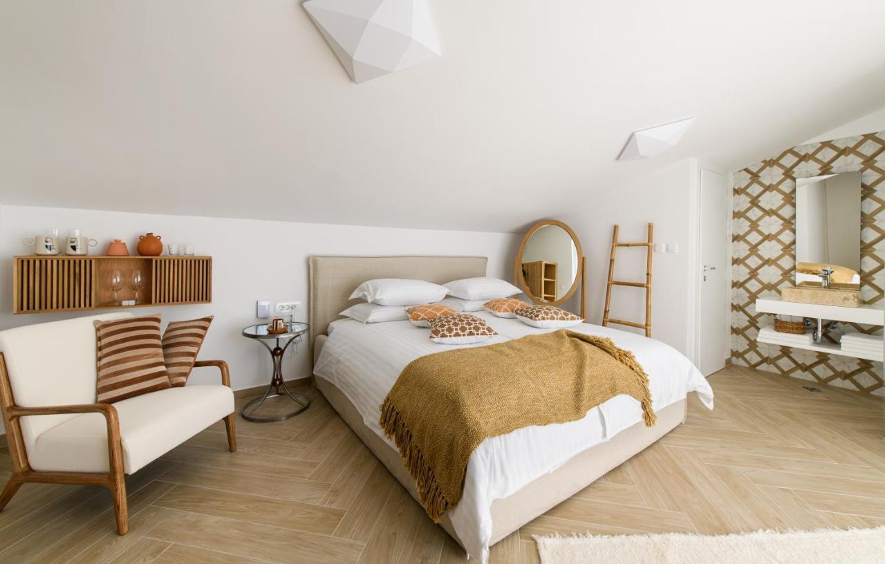 Gallery Luxury Suites & Rooms-Only Adults Split Exterior foto