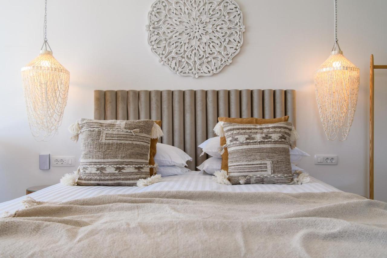 Gallery Luxury Suites & Rooms-Only Adults Split Exterior foto