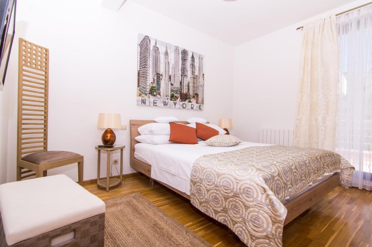 Gallery Luxury Suites & Rooms-Only Adults Split Exterior foto
