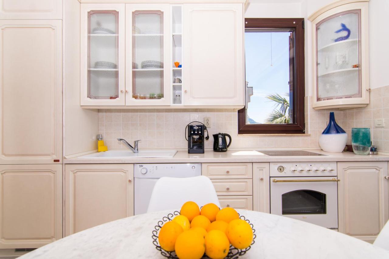 Gallery Luxury Suites & Rooms-Only Adults Split Exterior foto