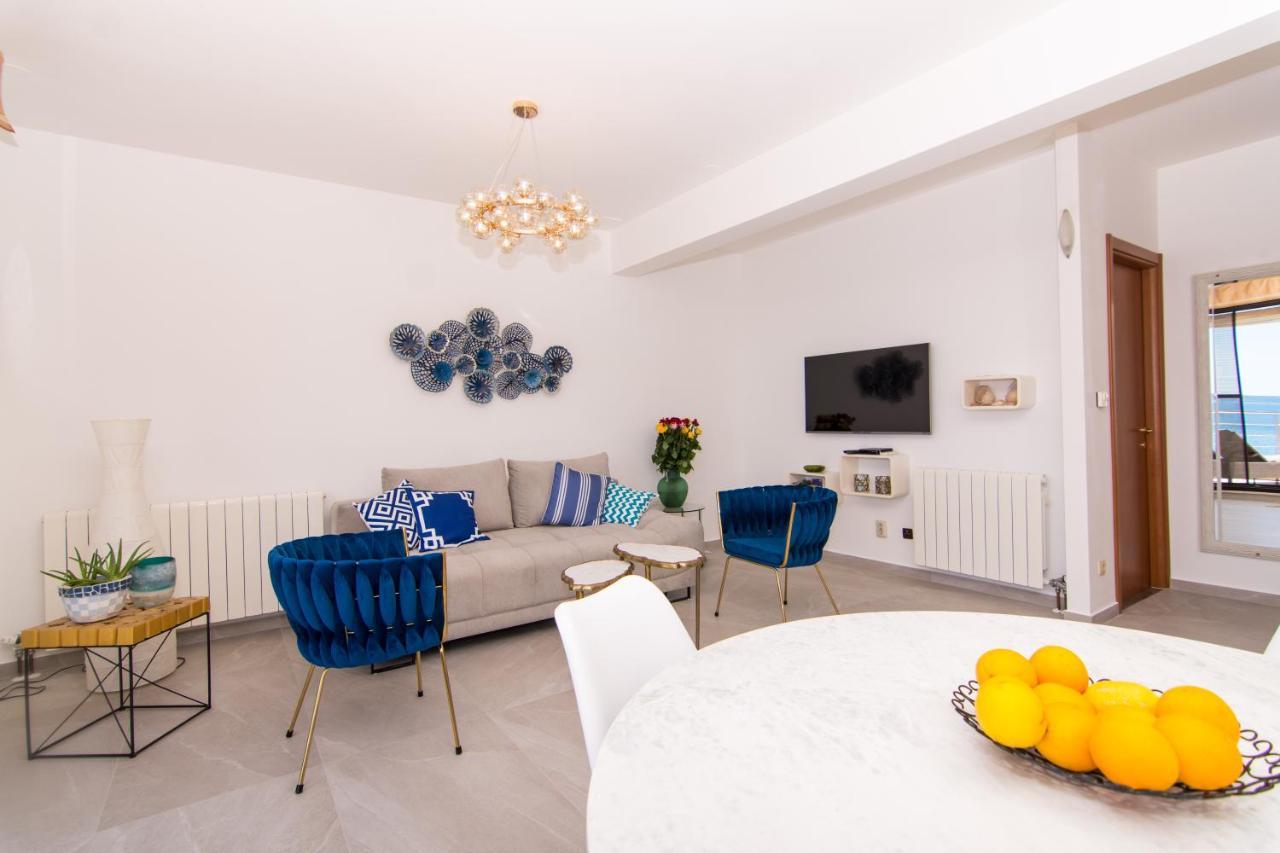 Gallery Luxury Suites & Rooms-Only Adults Split Exterior foto