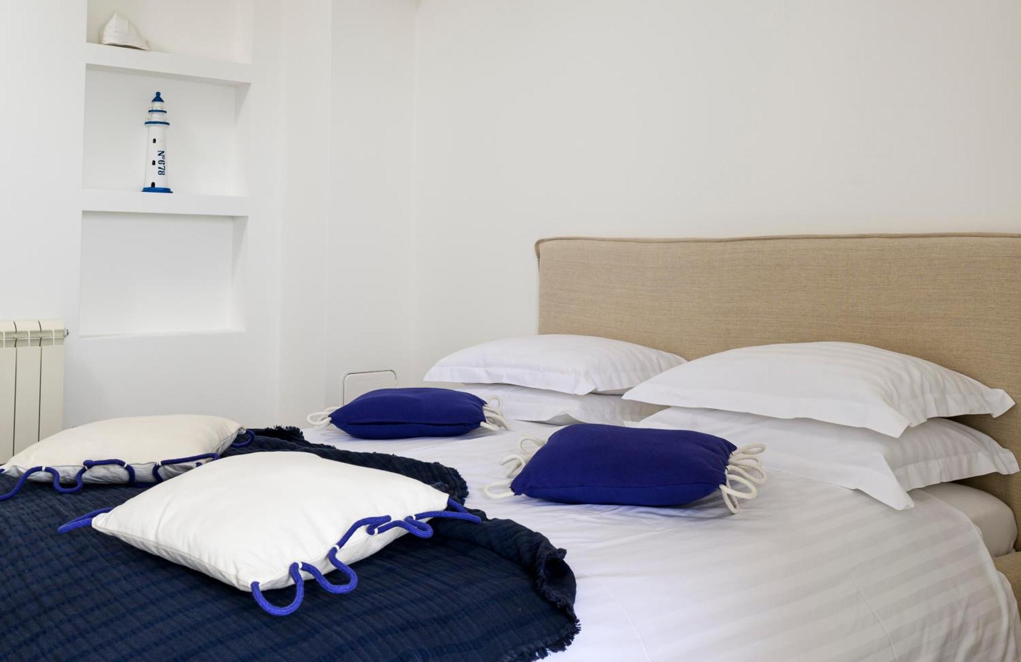 Gallery Luxury Suites & Rooms-Only Adults Split Exterior foto